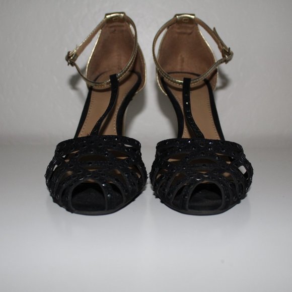 merona black pumps with gold heel - Picture 2 of 6